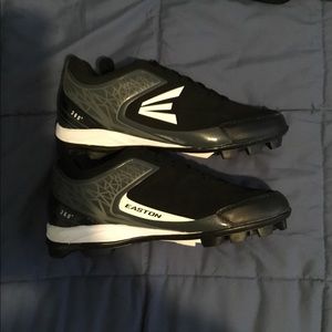 Men’s Easton Baseball Cleats. New. Never worn.
